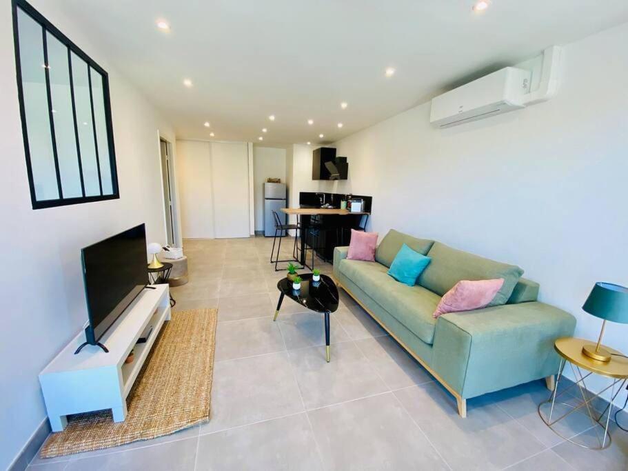 "Royal" Magnifique Appartement Avec Vue Sur Le Cadre Royal Сет Екстериор снимка